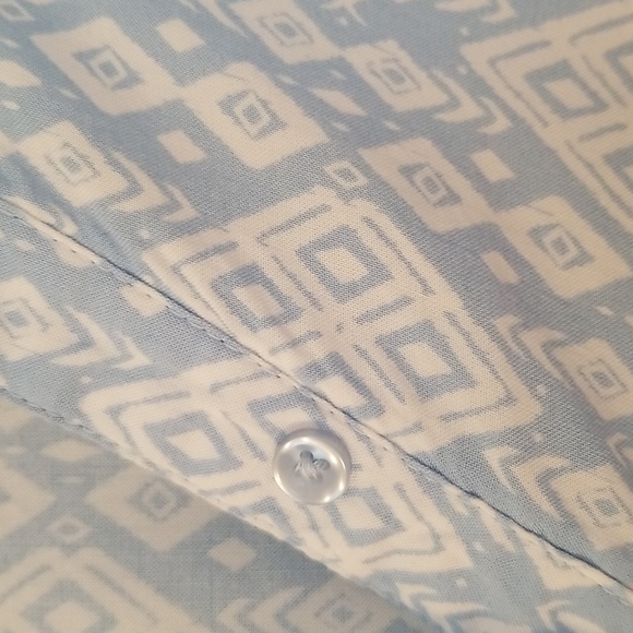 ⭐ 2/$10 Blue Patterned Dress - Picture 4 of 5